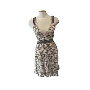 Boho Floral Sequin Embroidered Mini Dress Cream Gold Metallic V-Neck Tie‎ Back